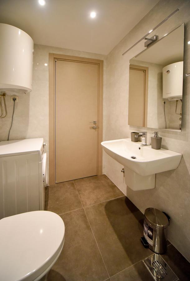 Lux Beach Apartment บุดวา ภายนอก รูปภาพ