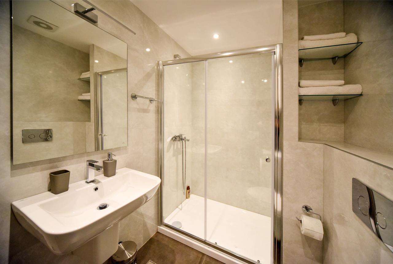 Lux Beach Apartment บุดวา ภายนอก รูปภาพ